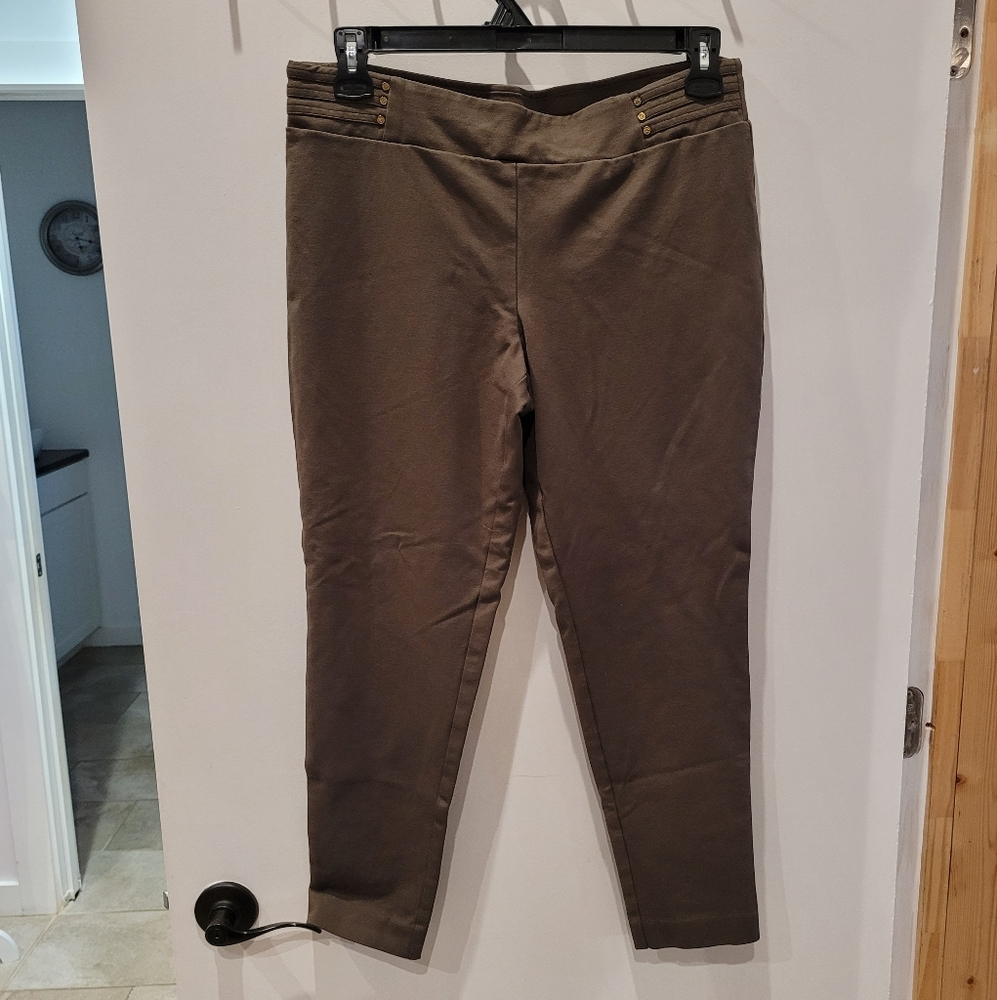 Anne Klein size Large ladies army green pants slacks. Pull on